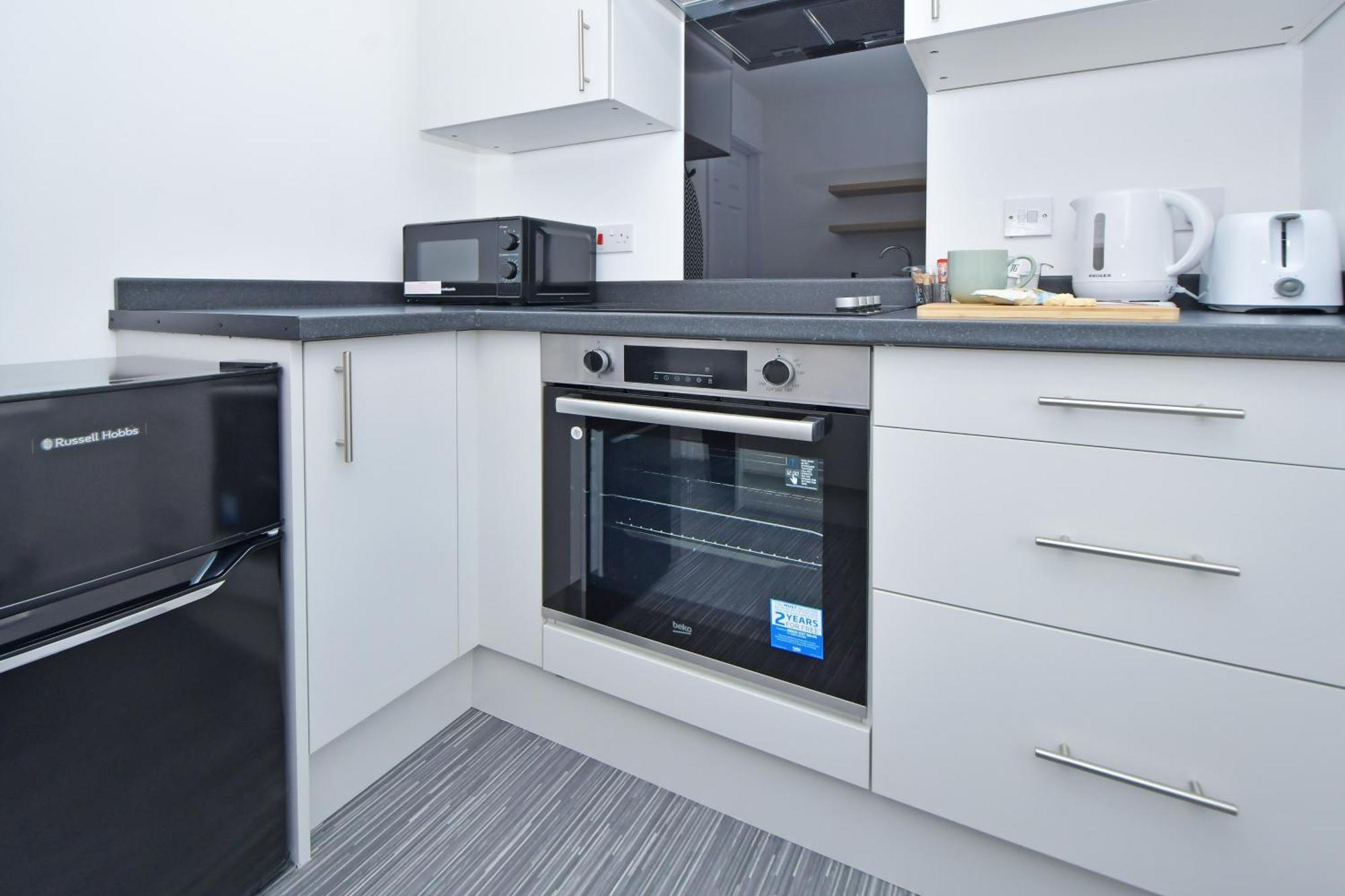 Sapphire Apartments By Yourstays - Luxury 2 Bedroom Apartments In Crewe Exterior photo