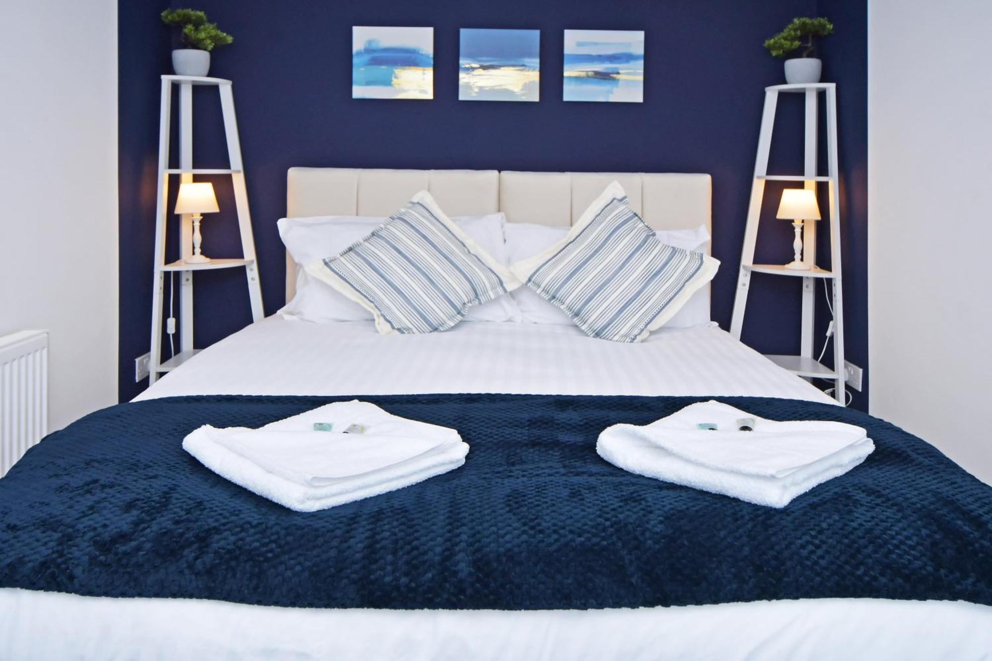 Sapphire Apartments By Yourstays - Luxury 2 Bedroom Apartments In Crewe Exterior photo
