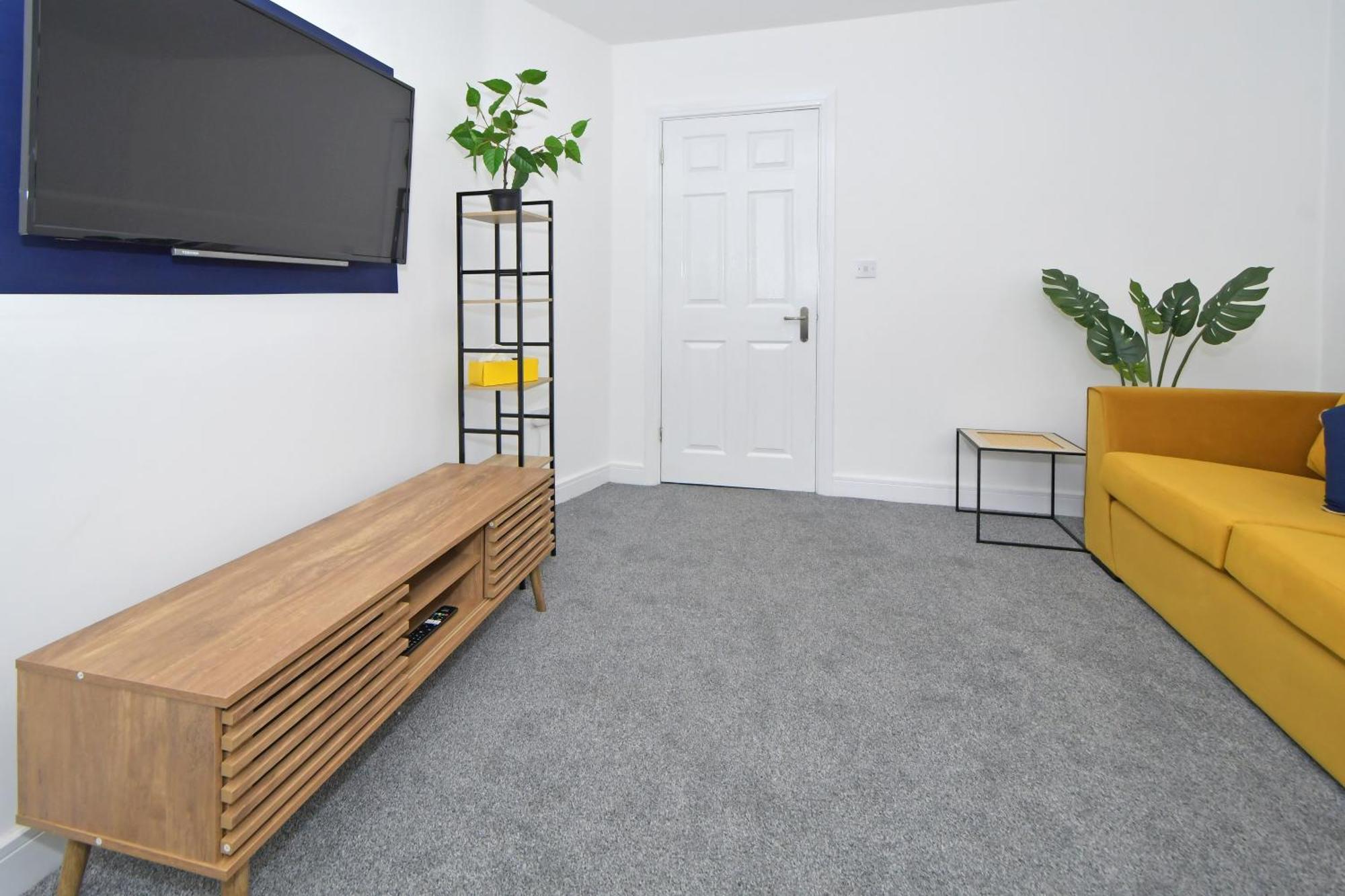 Sapphire Apartments By Yourstays - Luxury 2 Bedroom Apartments In Crewe Exterior photo