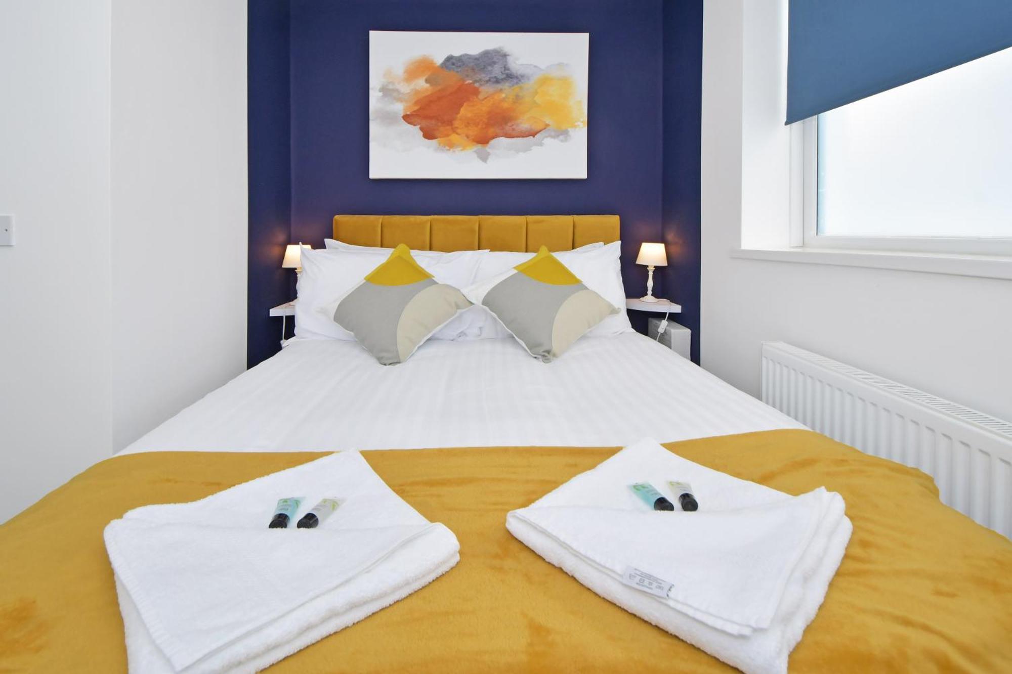 Sapphire Apartments By Yourstays - Luxury 2 Bedroom Apartments In Crewe Exterior photo