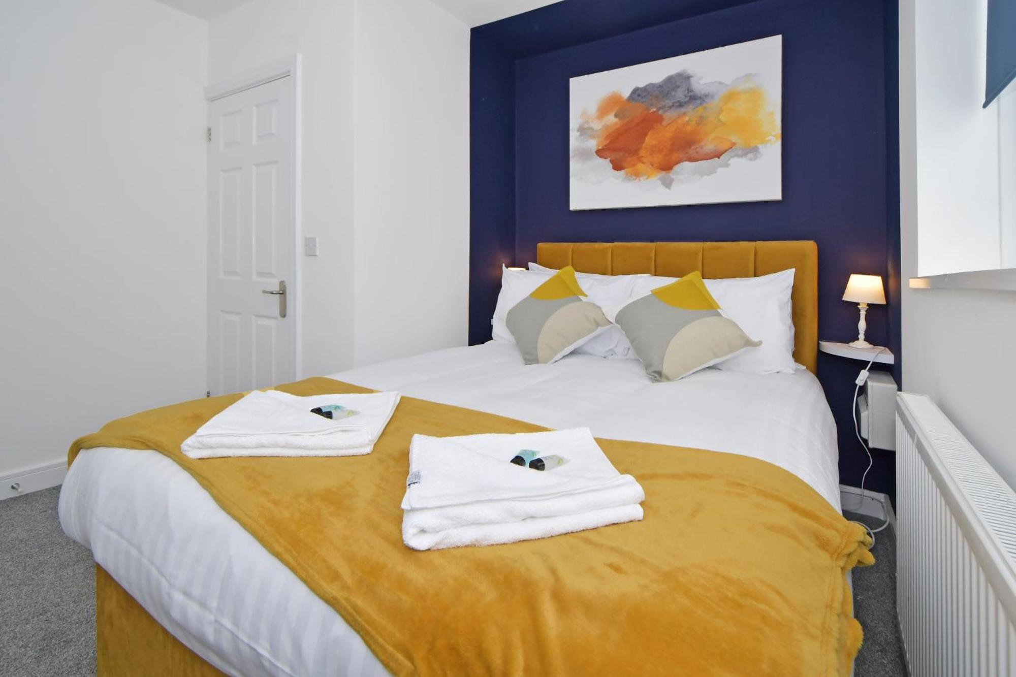 Sapphire Apartments By Yourstays - Luxury 2 Bedroom Apartments In Crewe Exterior photo