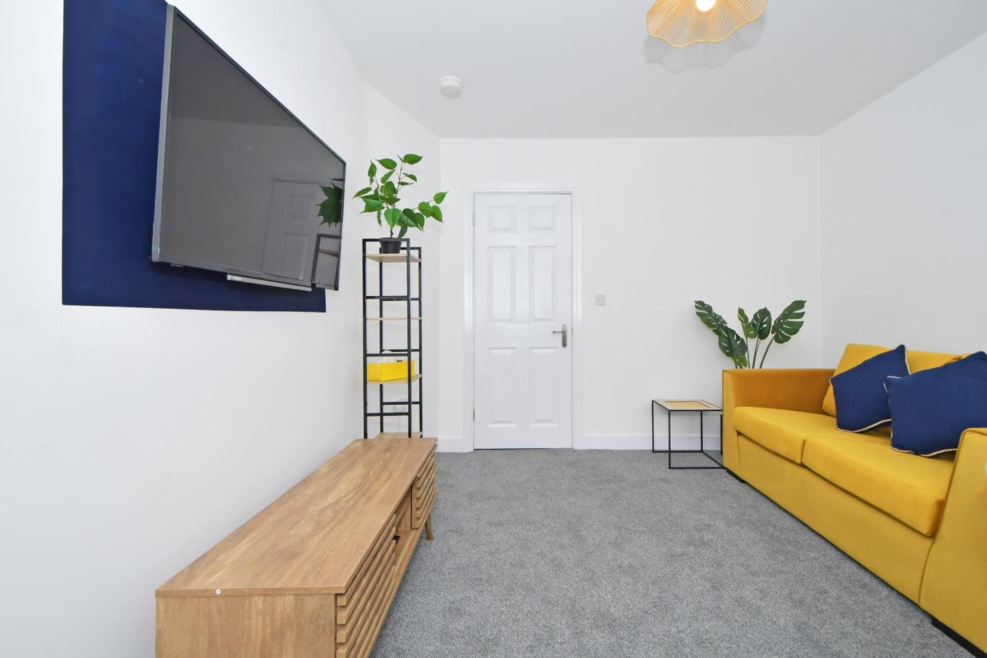 Sapphire Apartments By Yourstays - Luxury 2 Bedroom Apartments In Crewe Exterior photo